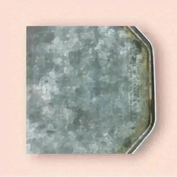 Queen Elizabeth II Coronation commemorative tin 1953 - Picture 5 of 6